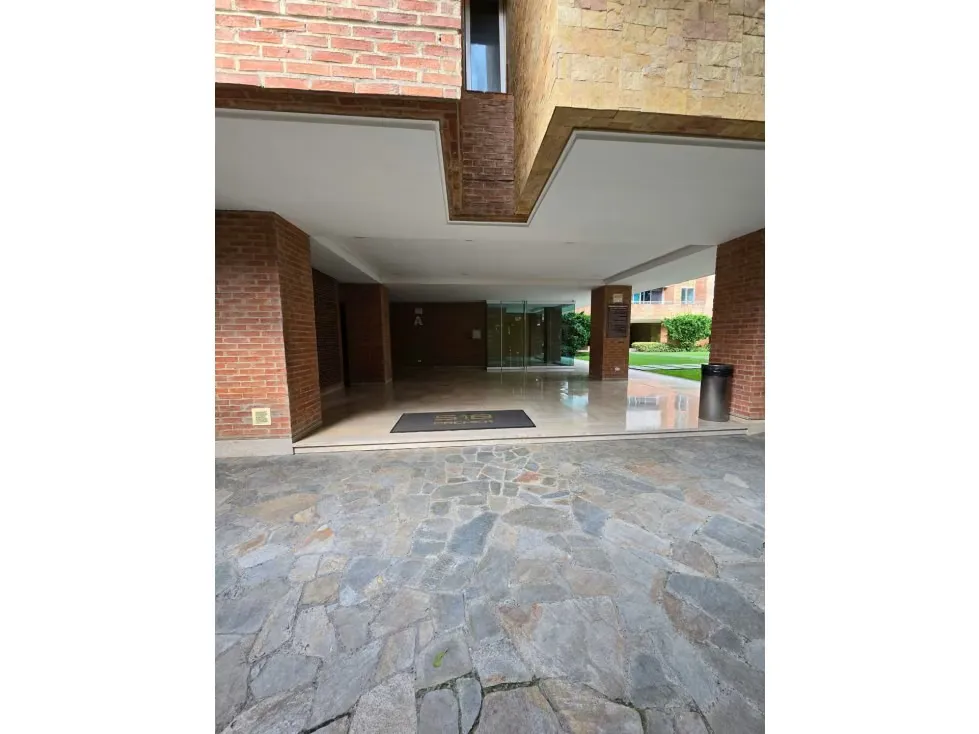 APARTAMENTO EN VENTA 215 M2- URB. CAMPO ALEGRE - 27
