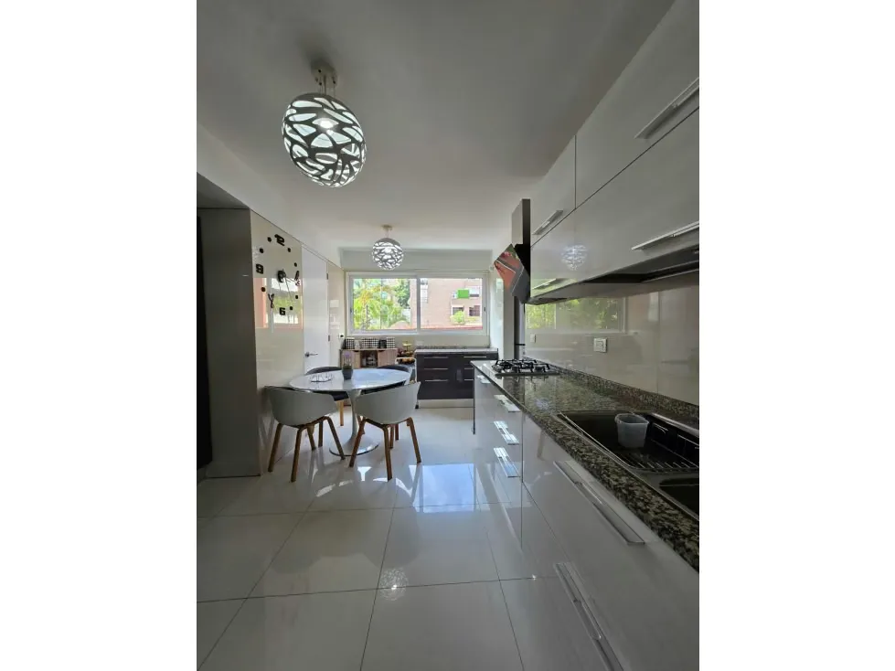 APARTAMENTO EN VENTA 215 M2- URB. CAMPO ALEGRE - 5