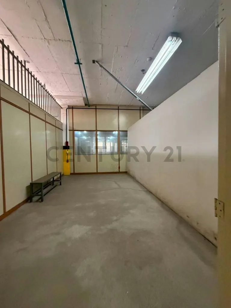 Excelente Planta Industrial de 1.537 m² en Ruiz Pineda, Caricuao - 2