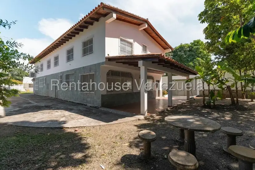 Casa (Duplex) en Venta en Ciudad Balneario Higuerote, Miranda