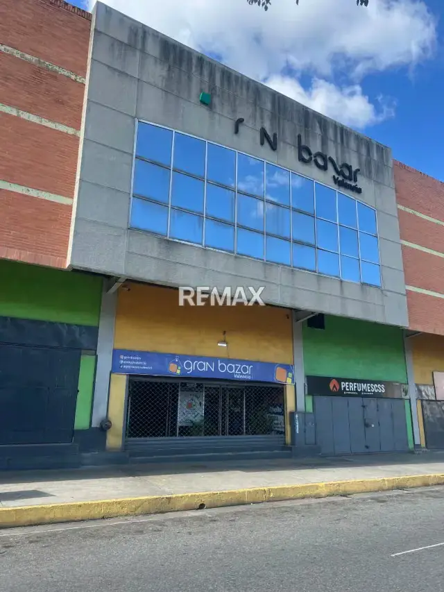 En Venta Local Comercial en C.C. Gran Bazar Valencia Av Lara