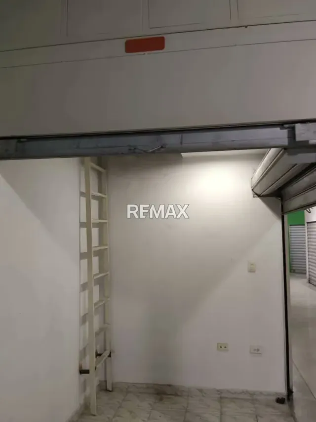 En Venta Local Comercial en C.C. Gran Bazar Valencia Av Lara - 8