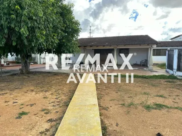 Casa en Venta, Urb. Santa Irene. - 6
