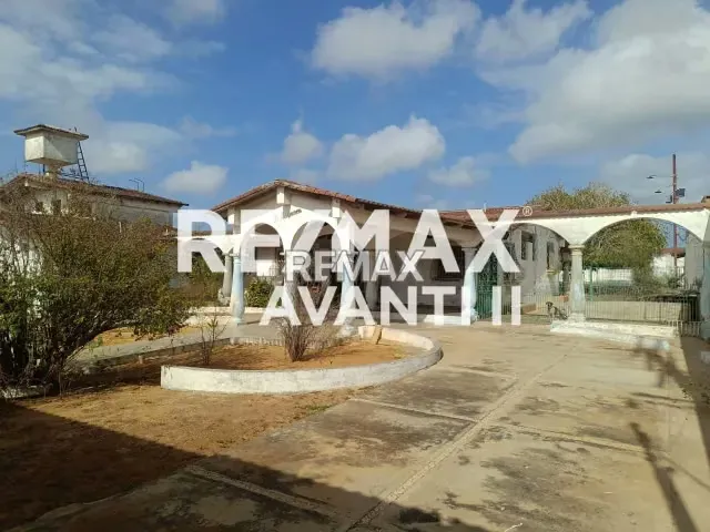 Casa en Venta, Urb. Santa Irene. - 9