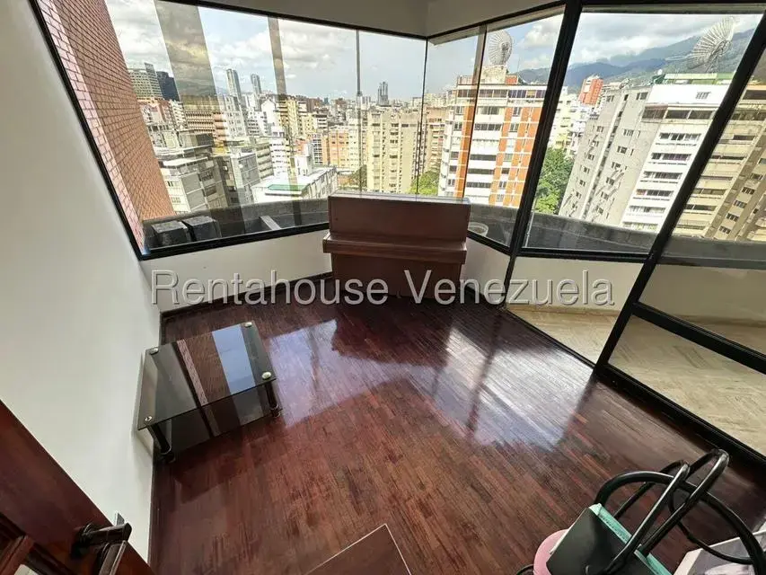 Apartamento (Penthouse) en Venta en La Florida, Distrito Metropolitano - 12