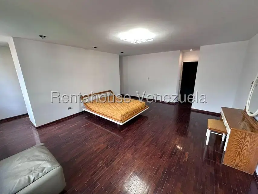 Apartamento (Penthouse) en Venta en La Florida, Distrito Metropolitano - 16