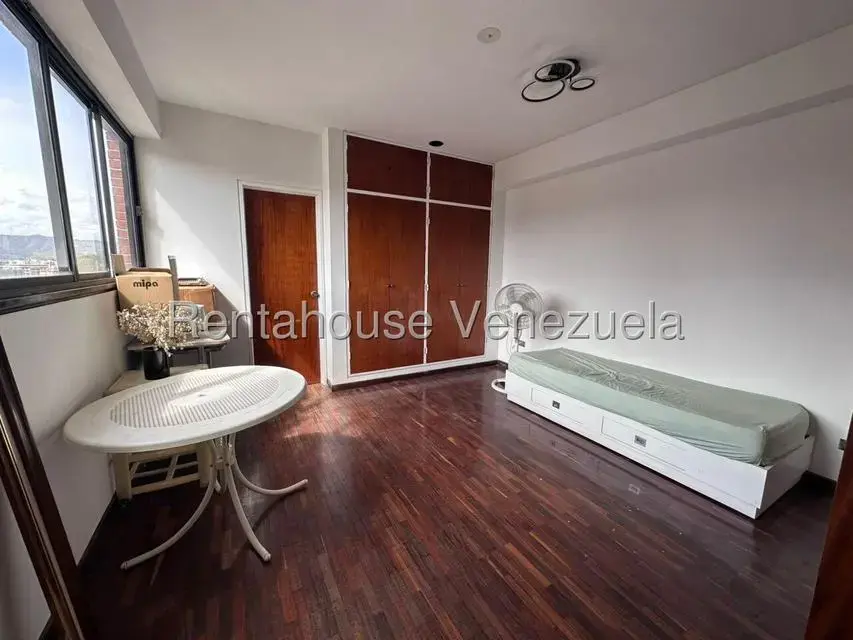 Apartamento (Penthouse) en Venta en La Florida, Distrito Metropolitano - 23