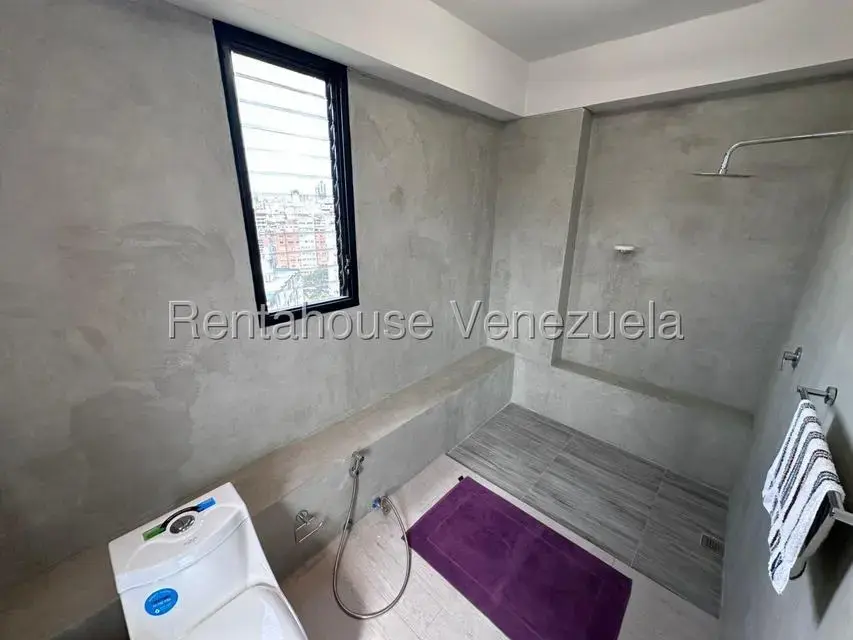 Apartamento (Penthouse) en Venta en La Florida, Distrito Metropolitano - 24