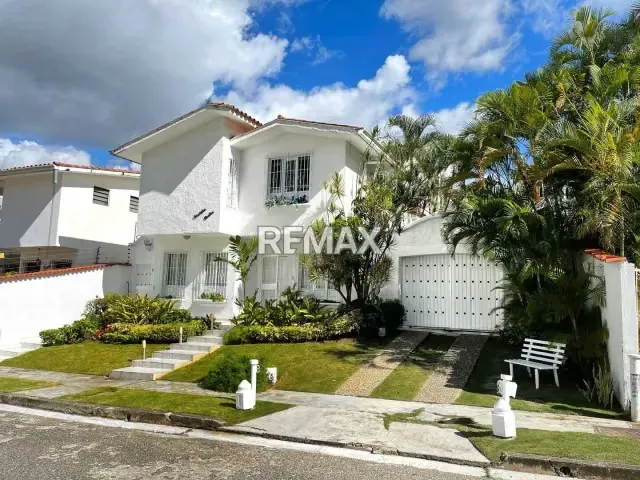 CASA EN VENTA PREBO II CALLE CERRADA PISCINA