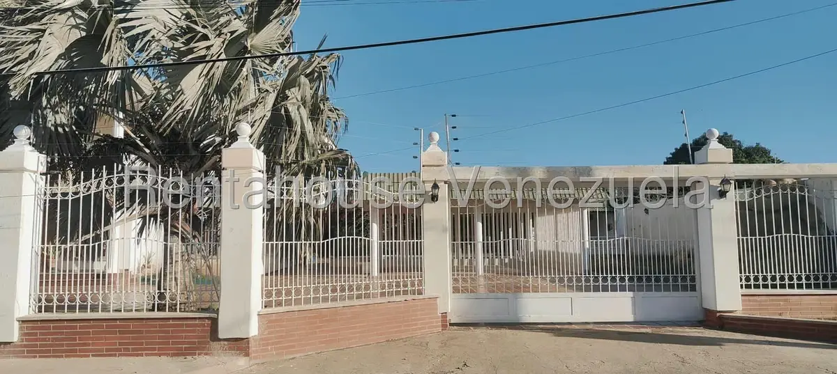 Casa (Duplex) en Venta en Santa Fe, Falcon - 2