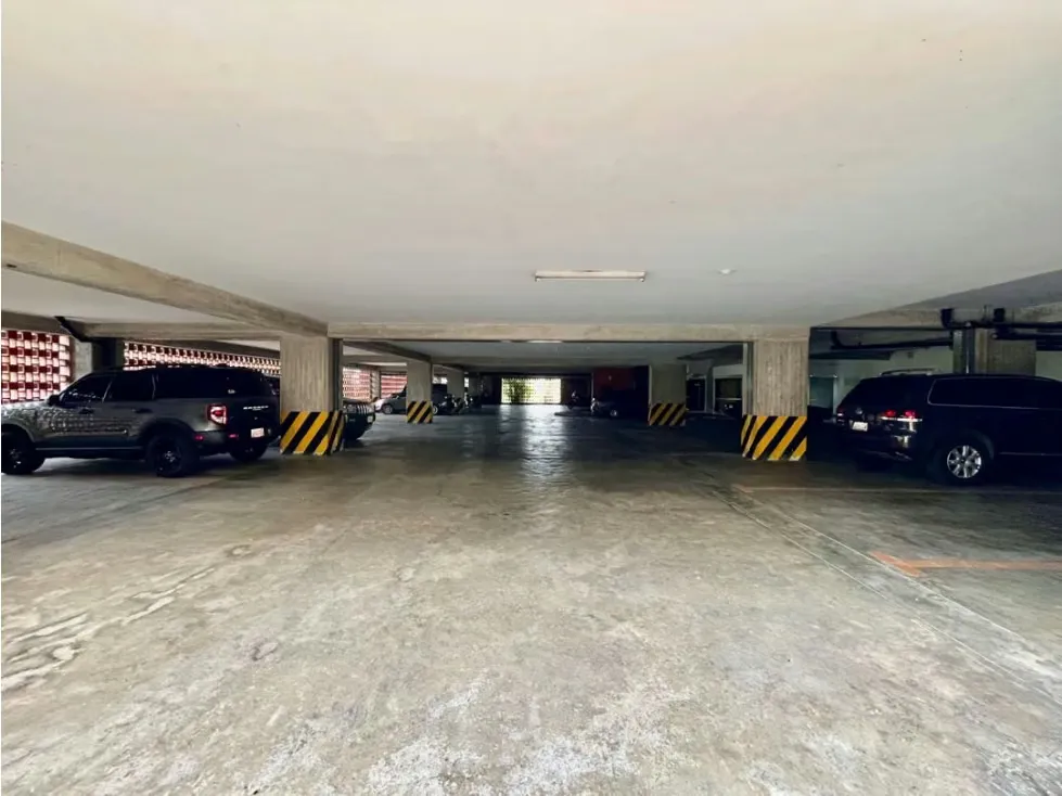 Se vende apartamento 220m2 Lomas de La Lagunita 9946 - 10