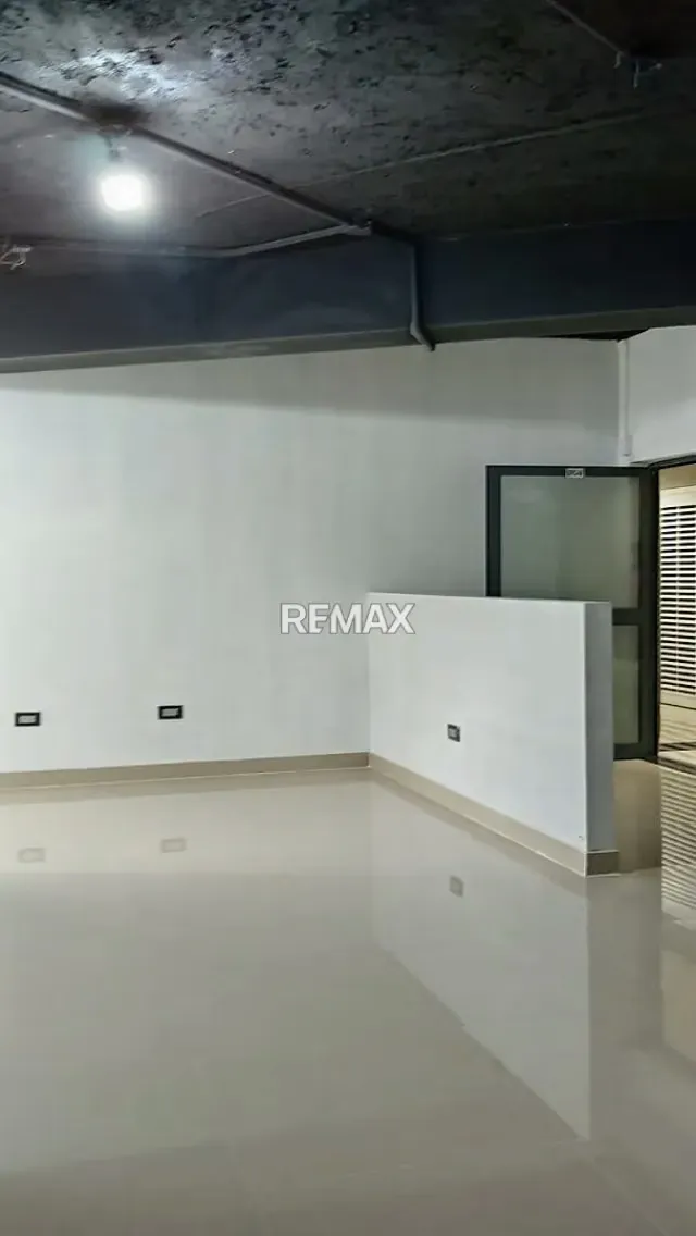 Local en Venta cc. jardin mañongo - 6