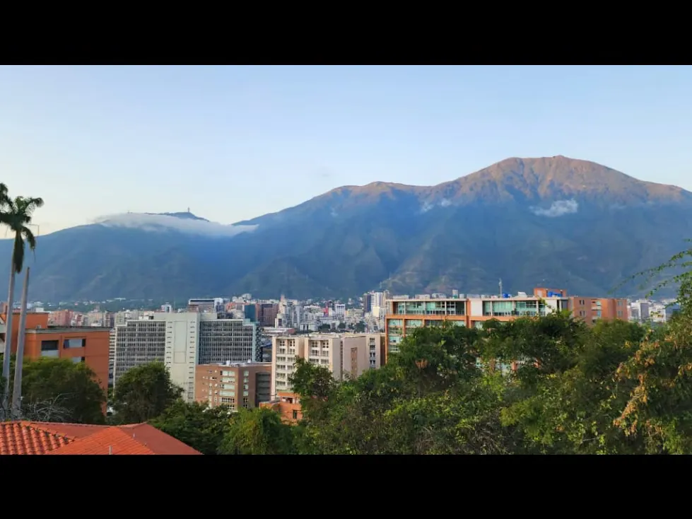 En venta conjunto residencial 2600m2 Lomas de Las Mercedes 0801