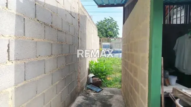 VENTA CASA DE MADERA Y BLOQUE EN EL CUJI, SECTOR SABANA GRANDE - 4