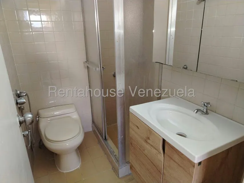 Apartamento (1 Nivel) en Alquiler en Santa Eduvigis, Distrito Metropolitano - 19