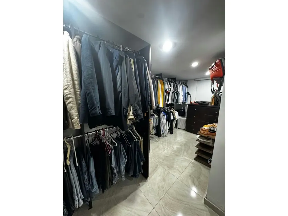 Vendo apartamento 350m2 Colinas de Valle Arriba 1822 - 24