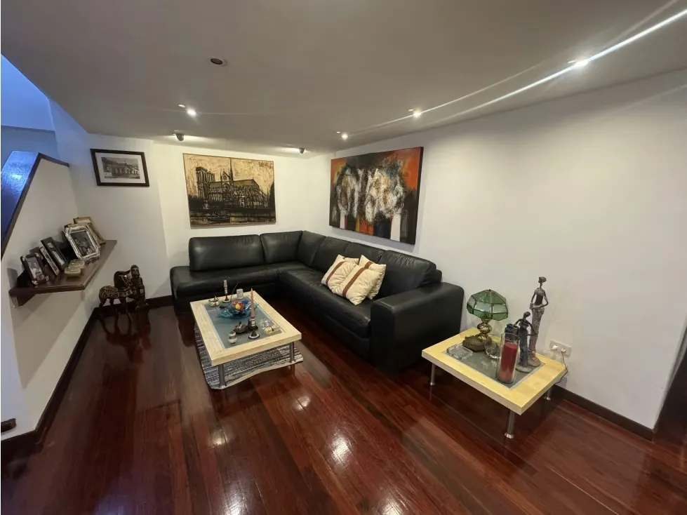 Se vende PH triplex 450m2 Los Samanes 8118 - 3