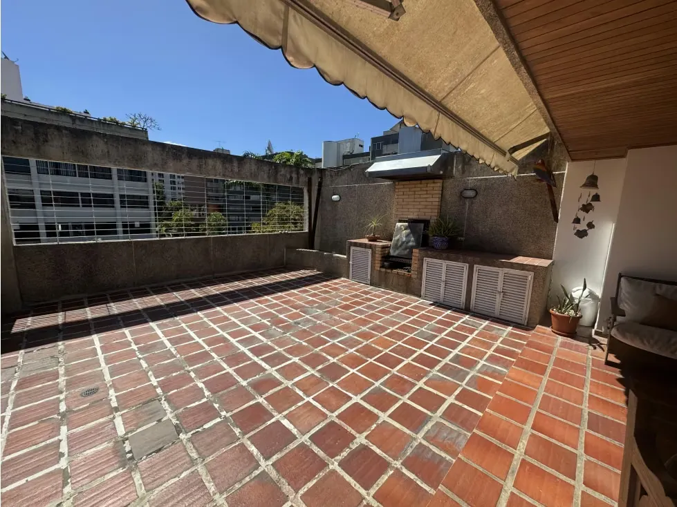 Se vende PH triplex 450m2 Los Samanes 8118 - 23