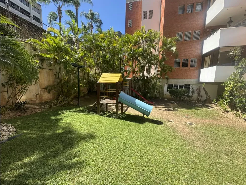 Se vende PH triplex 450m2 Los Samanes 8118 - 26