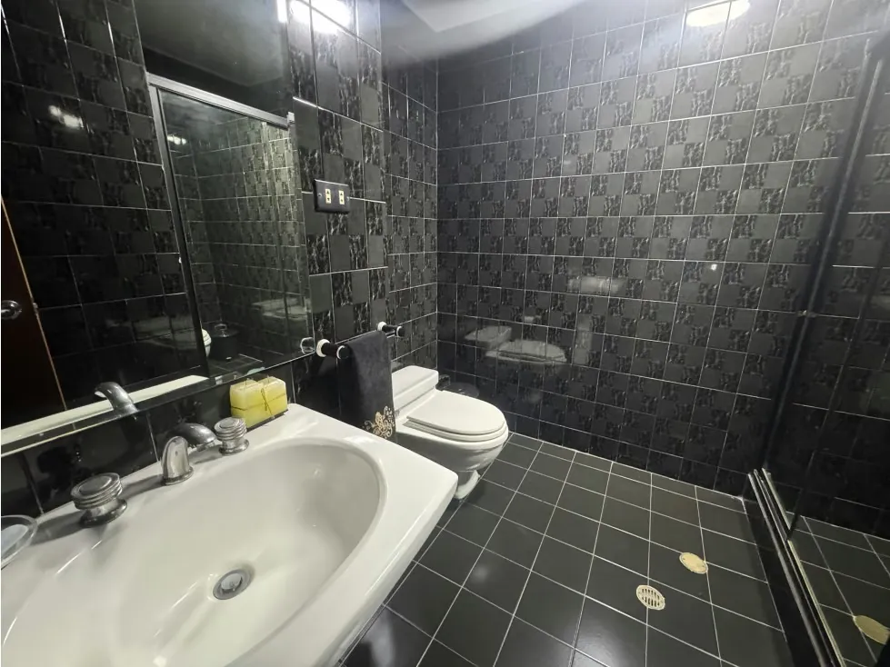 Se vende PH triplex 450m2 Los Samanes 8118 - 8