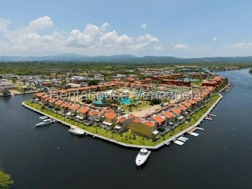 Townhouse (1 Nivel) en Venta en Puerto Encantado, Miranda - 41