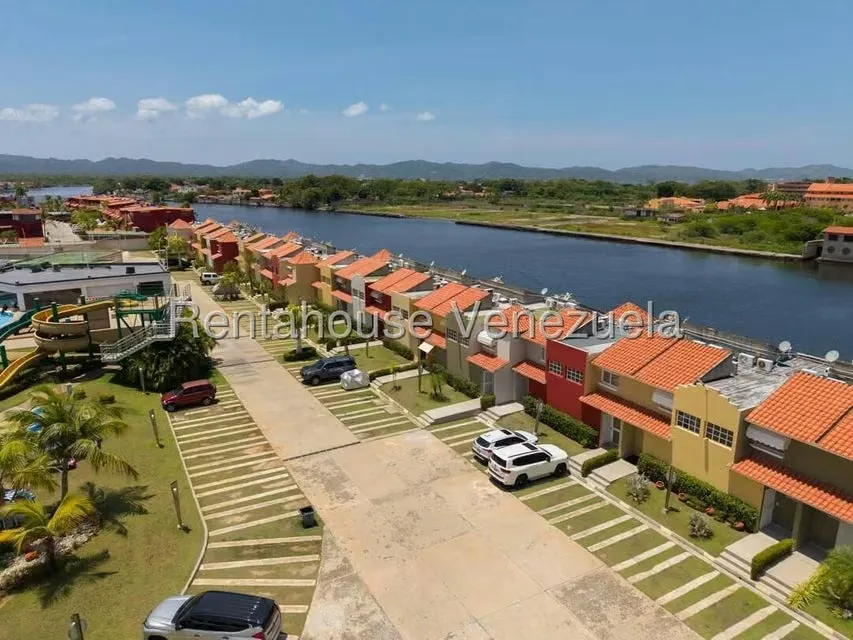 Townhouse (1 Nivel) en Venta en Puerto Encantado, Miranda - 43