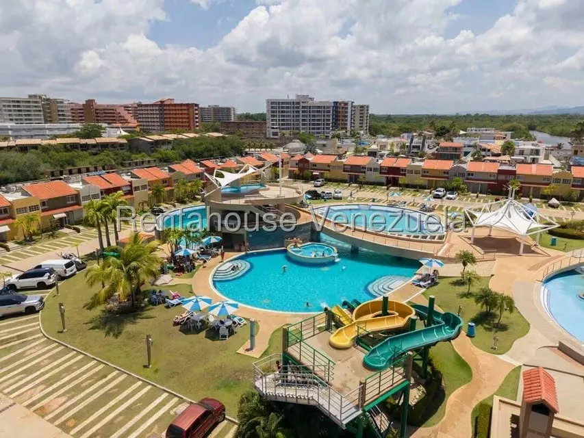 Townhouse (1 Nivel) en Venta en Puerto Encantado, Miranda - 45
