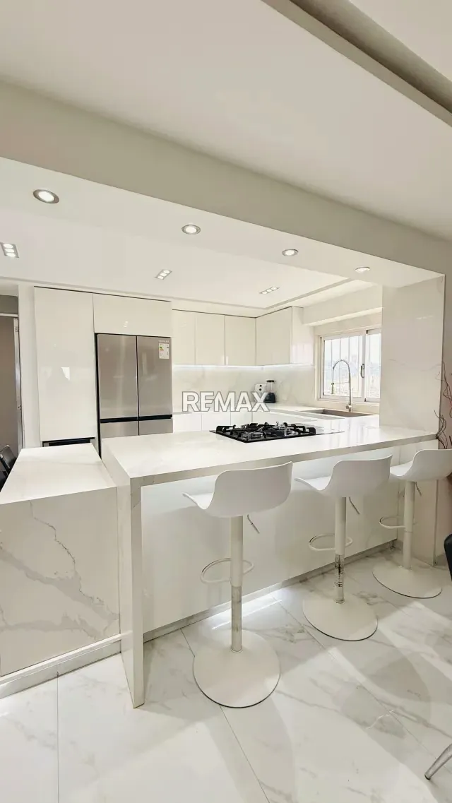 Penthouse Moderno en Av Bolivar Urb Kerdell Res Terrazas del parque - 2
