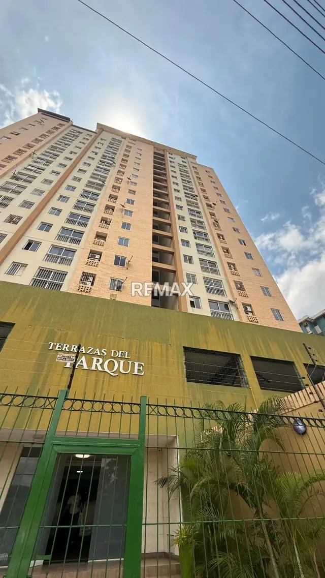 Penthouse Moderno en Av Bolivar Urb Kerdell Res Terrazas del parque - 3