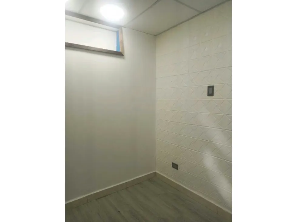 Se alquila oficina remodelada 30m2 Chacao 1167 - 3