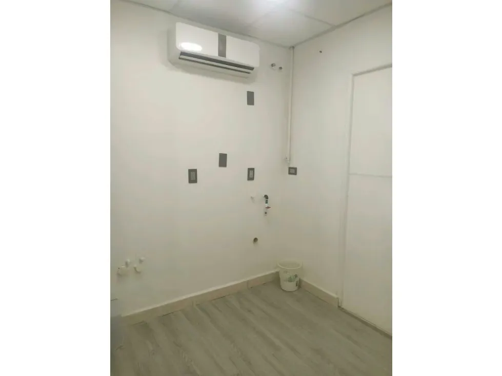 Se alquila oficina remodelada 30m2 Chacao 1167 - 4