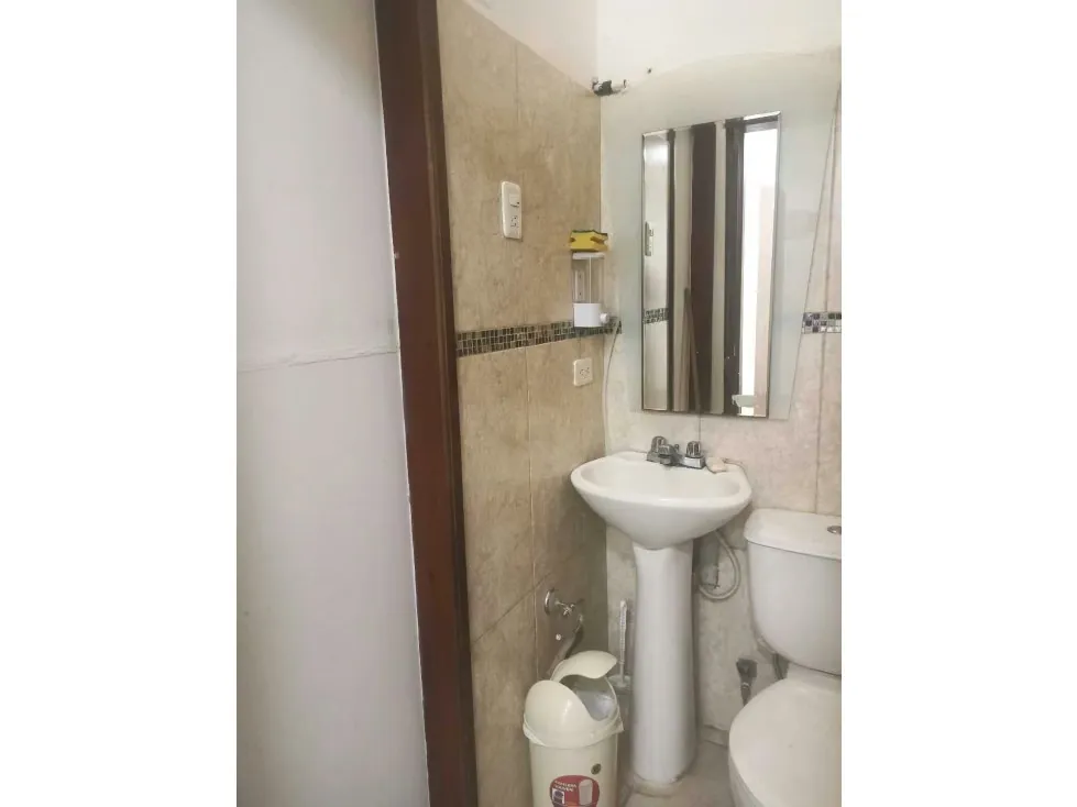 Se alquila oficina remodelada 30m2 Chacao 1167 - 6