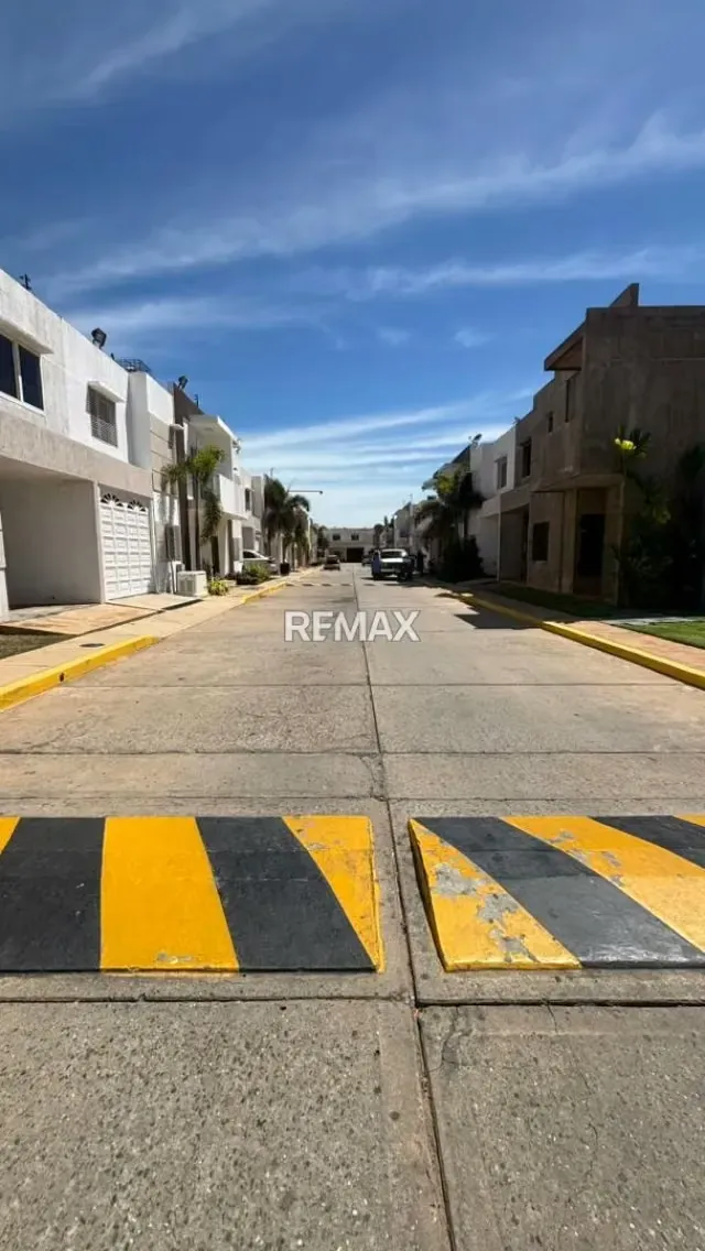 TOWNHOUSE EN VENTA EN SEMIGRIS EN VILLA PUNTA NORTE LAGO MAR BEACH MARACAIBO - 19