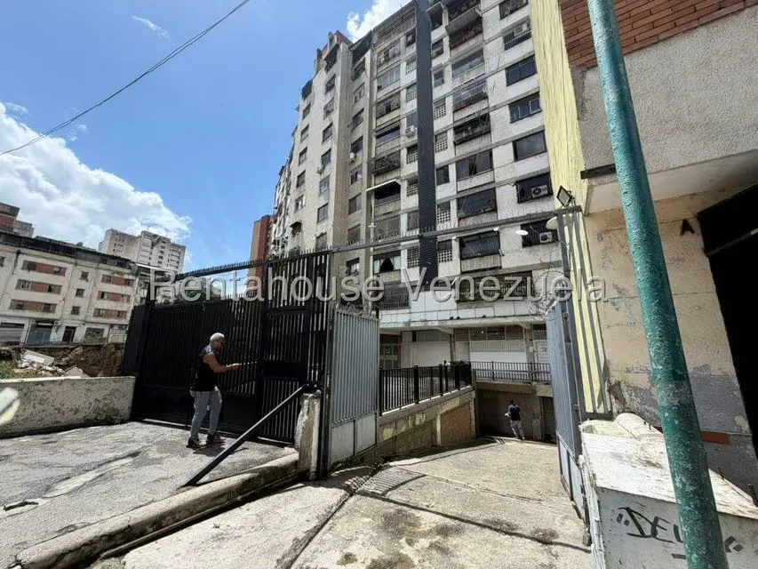 Local Comercial en Venta en Parroquia Altagracia, Distrito Metropolitano - 2