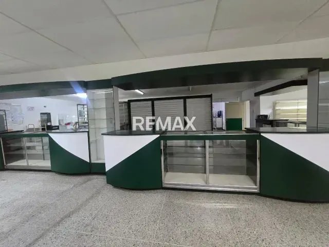 LOCAL COMERCIAL EN ALQUILER EN ESQUINA ESTRATEGICA CABIMAS - 3