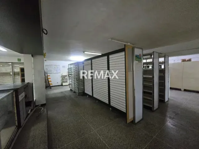LOCAL COMERCIAL EN ALQUILER EN ESQUINA ESTRATEGICA CABIMAS - 5