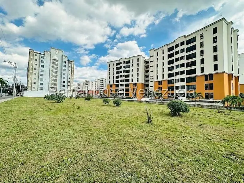 Terreno (Comercial) en Venta en Los Chaguaramos, Aragua