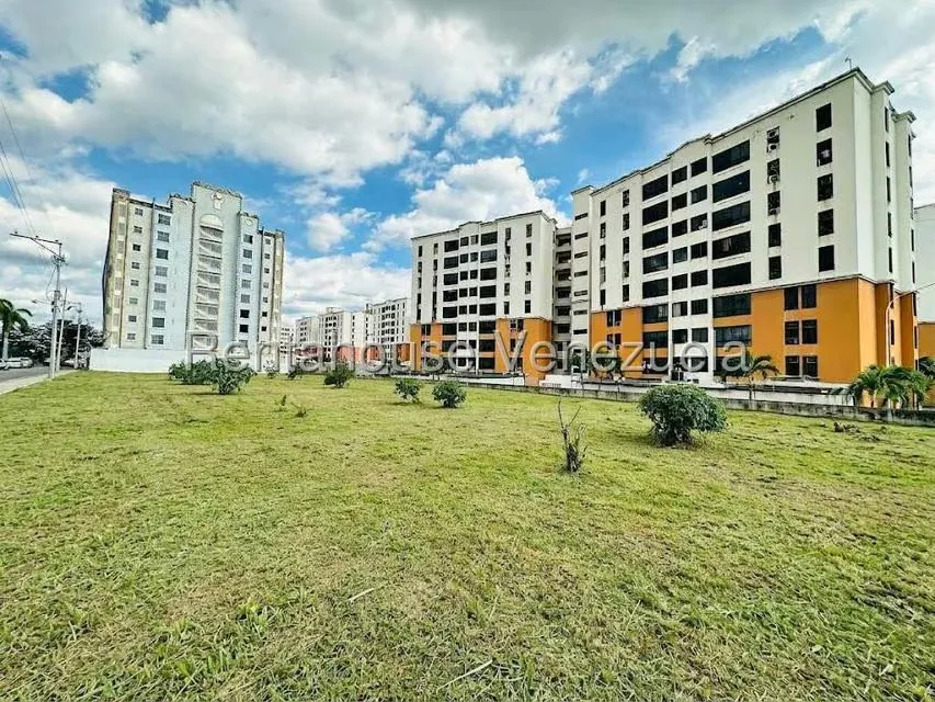 Terreno (Comercial) en Venta en Los Chaguaramos, Aragua