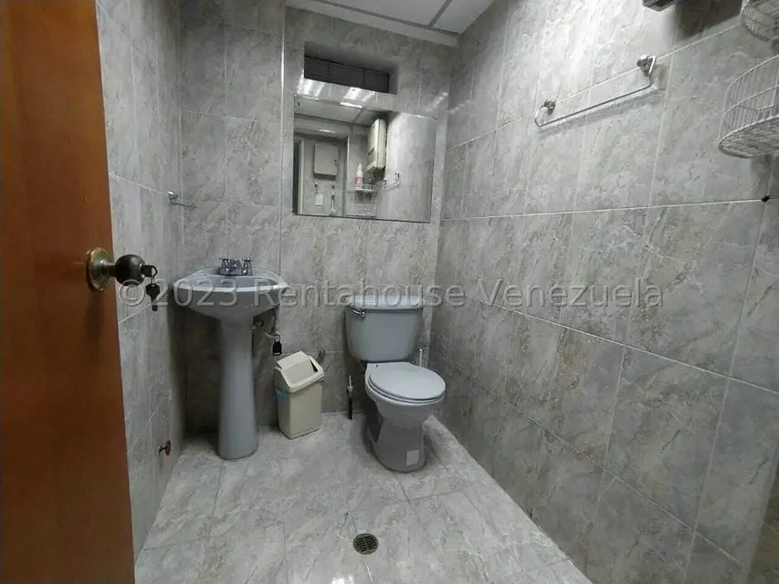 Local Comercial en Alquiler en Avenida Miranda, Aragua - 11