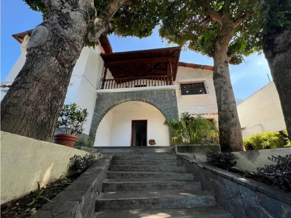 Se vende/alquila Casa 1050m² 13h/6b/2p Altamira - 2