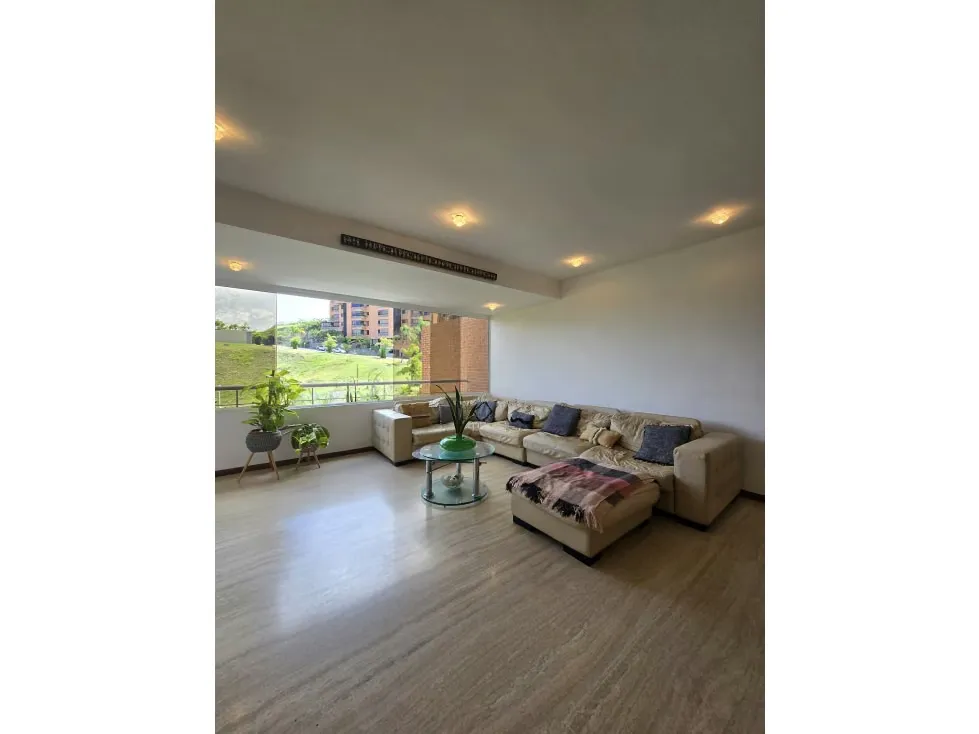 APARTAMENTO EN VENTA 250 M2 - URB MIRADOR DE LOS CAMPITOS - 2