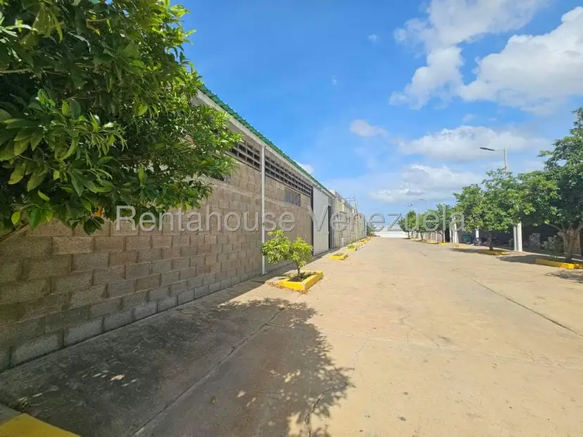 Comercial (Galpon - Deposito) en Alquiler en La Velita, Falcon