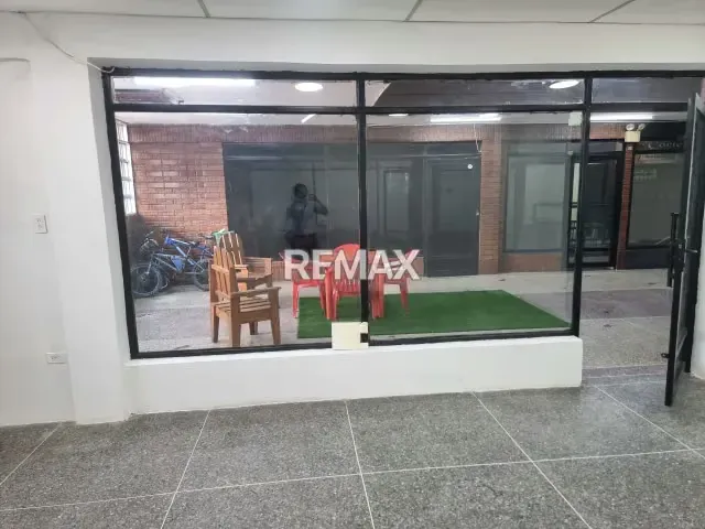 En Alquiler Local comercial en céntrica ubicación - 4