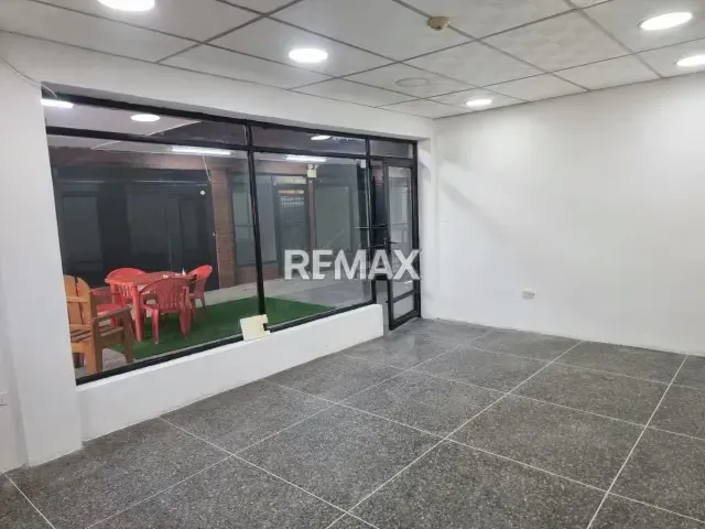 En Alquiler Local comercial en céntrica ubicación - 5
