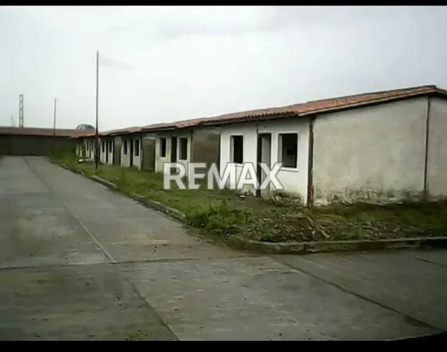 En Venta Terreno con Losa, Parcelamiento La Libertad Los Cocos, Urb. Villas del Sur, Guanare, Portuguesa, Venezuela - 4