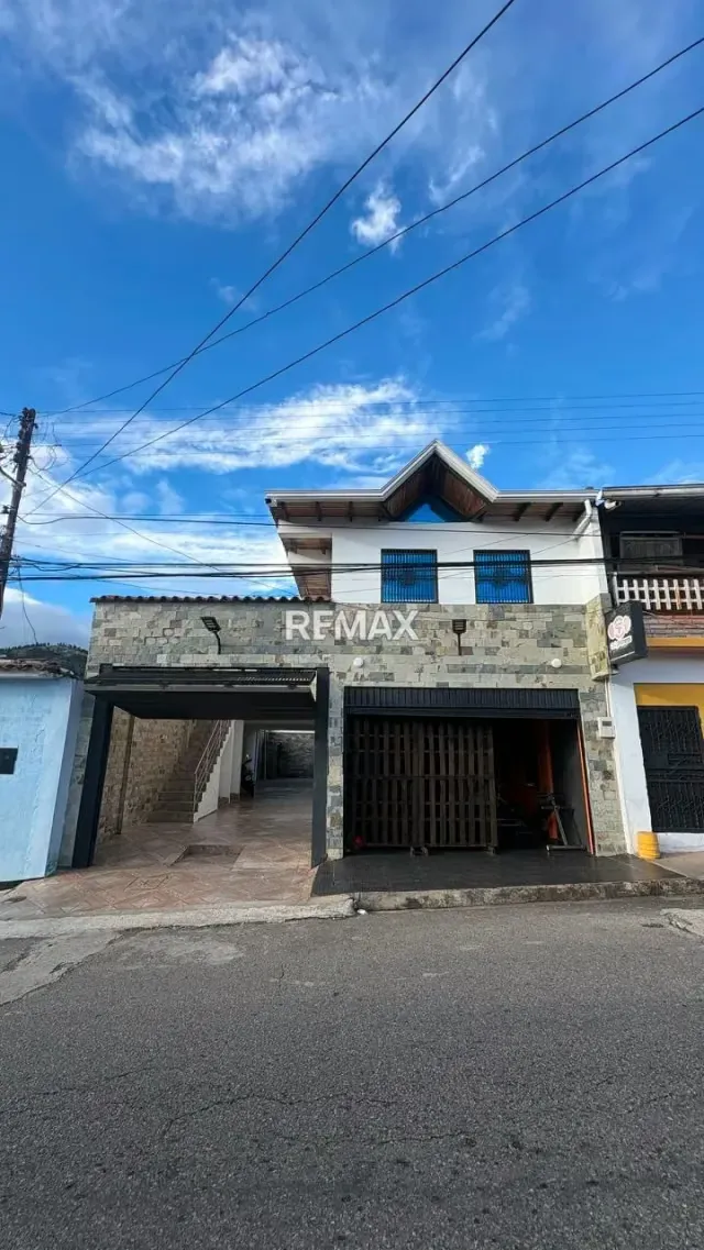 EN VENTA: CASA-DÚPLEX + LOCAL COMERCIAL | AV. 3, RUBIO