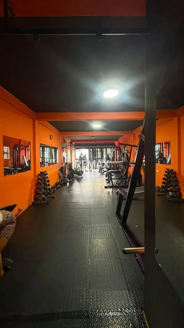 EN VENTA: CASA-DÚPLEX + LOCAL COMERCIAL | AV. 3, RUBIO - 4