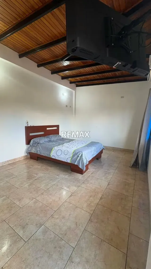 EN VENTA: CASA-DÚPLEX + LOCAL COMERCIAL | AV. 3, RUBIO - 9