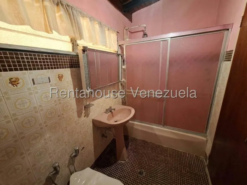 Casa (Duplex) en Venta en Prados del Este, Distrito Metropolitano - 13
