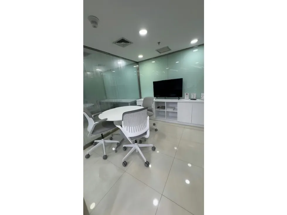 Vendo oficina remodelada 288m2 El Rosal 9942 - 5
